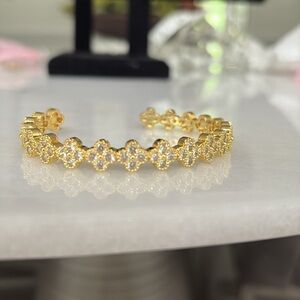 New Clover Bracelet Zircon Stones Hypo allergenic Partial cuff 7”